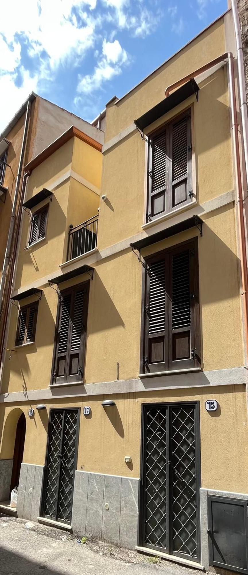 Maquedino Holiday Home & Terrace - Cozy Central Loft Palermo Exteriör bild
